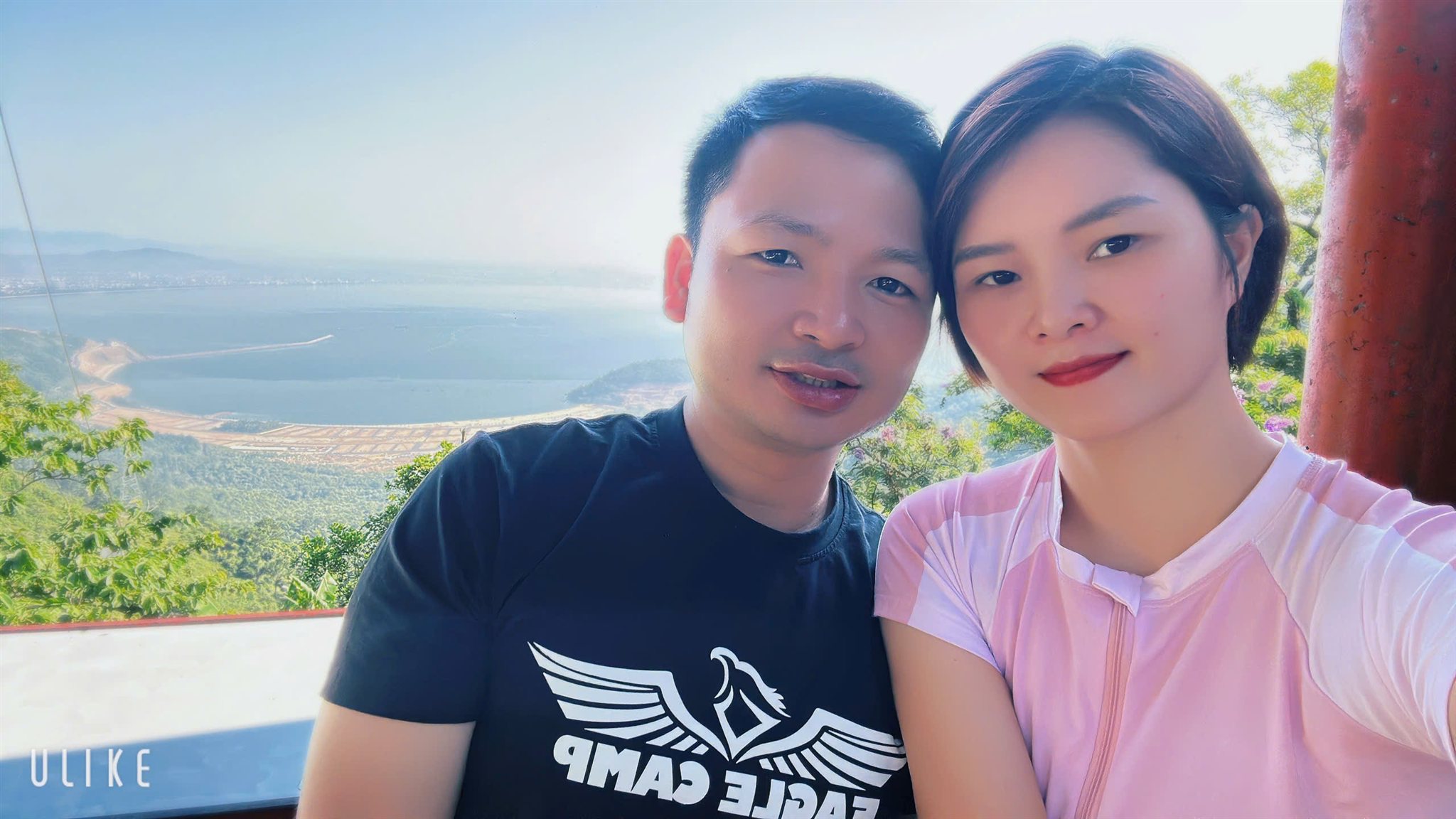 Bác sĩ Nguyễn Quang Hòa cùng gia đình