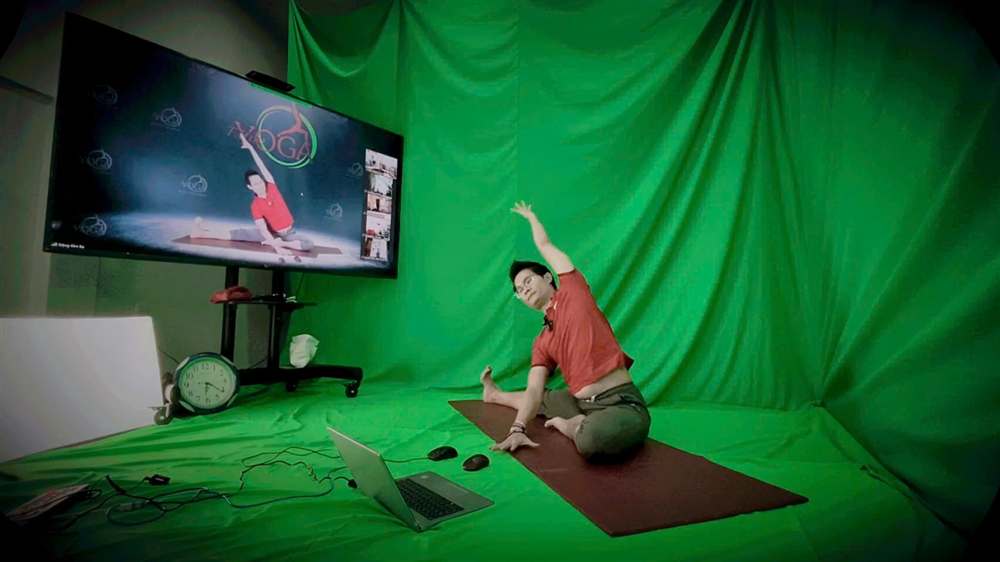 Từ đêm không dám đăng video đầu tiên đến kênh Yoga trị liệu 1 triệu người đăng ký.