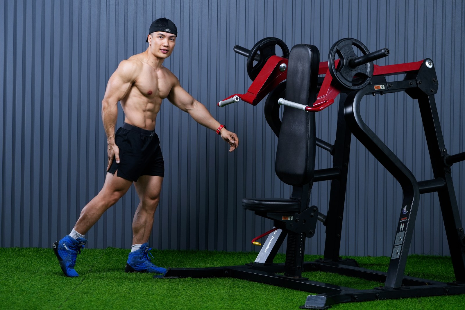 Huấn luyện viên Nguyễn Bảo Bằng tại khu tạ CLB GYM BẢO BẰNG Cửa Lò