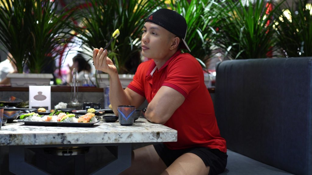 Ăn trước khi tập gym bao lâu? Cách quy đổi từ bữa bạn vừa ăn ra khoảng cách giờ tập