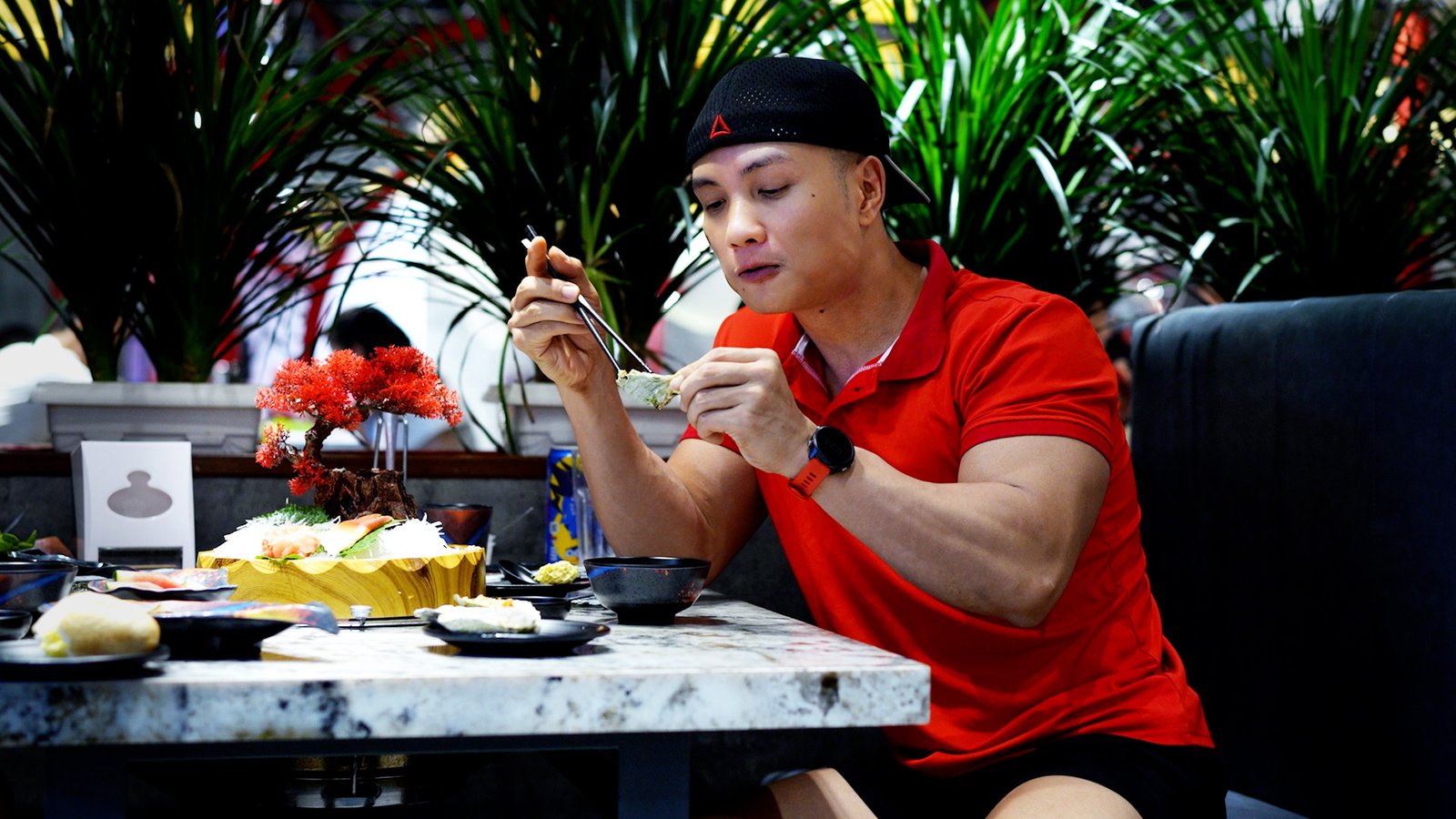 Nguyễn Bảo Bằng ăn bữa có hải sản