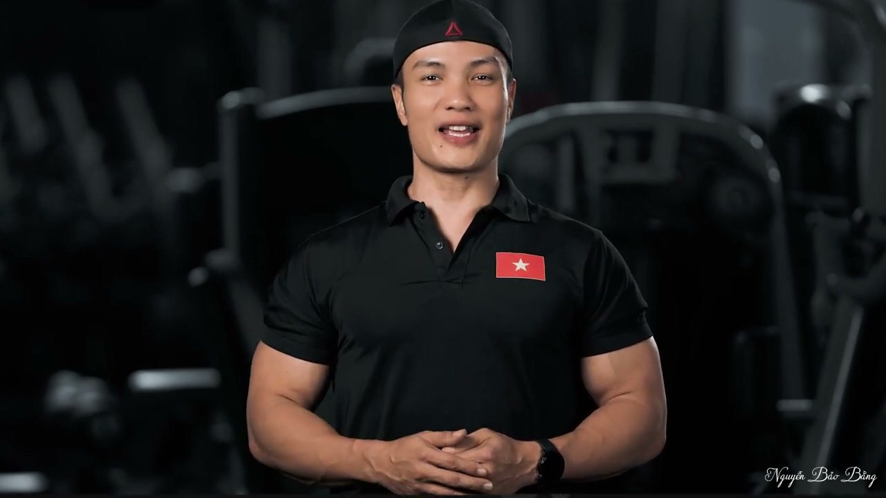 Huấn luyện viên gym là gì: Nguyễn Bảo Bằng, huấn luyện viên thể hình, trong phòng gym