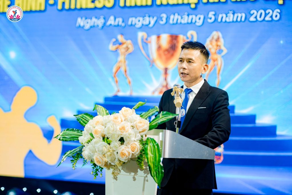 Ông Nguyễn Song Hào, Chủ tịch Liên đoàn Cử tạ, Thể dục, Thể hình tỉnh Nghệ An, phát biểu tại lễ khai mạc – giải thể hình Nghệ An 2026