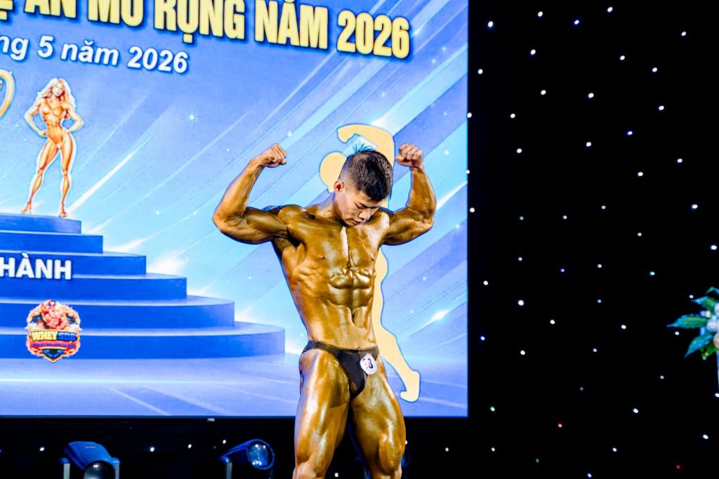 Phần thi thể hình nam, tư thế hai tay trước tại giải thể hình Nghệ An 2026