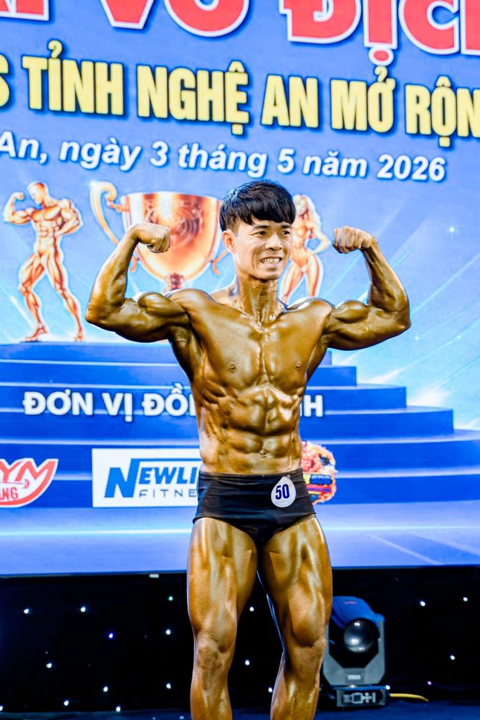 Phần thi thể hình nam, tư thế hai tay trước tại giải thể hình Nghệ An 2026