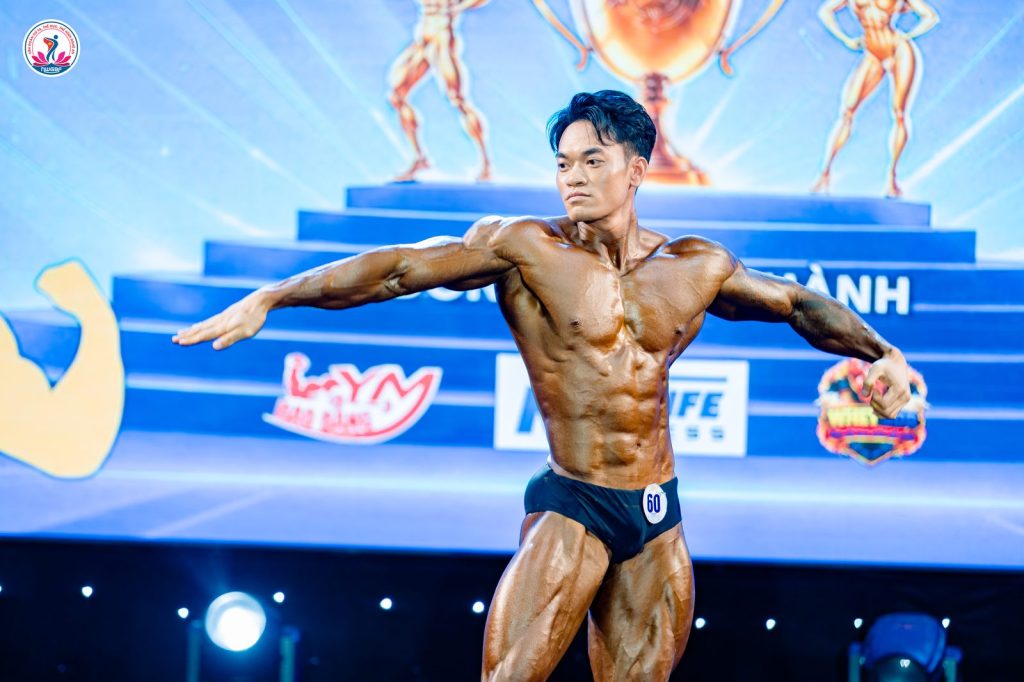 Phần thi thể hình nam, tư thế tự do tại giải thể hình Nghệ An 2026