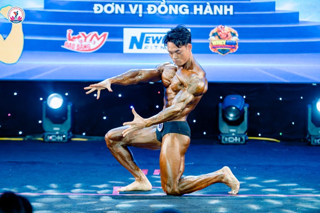 Phần thi thể hình nam, tư thế tự do tại giải thể hình Nghệ An 2026