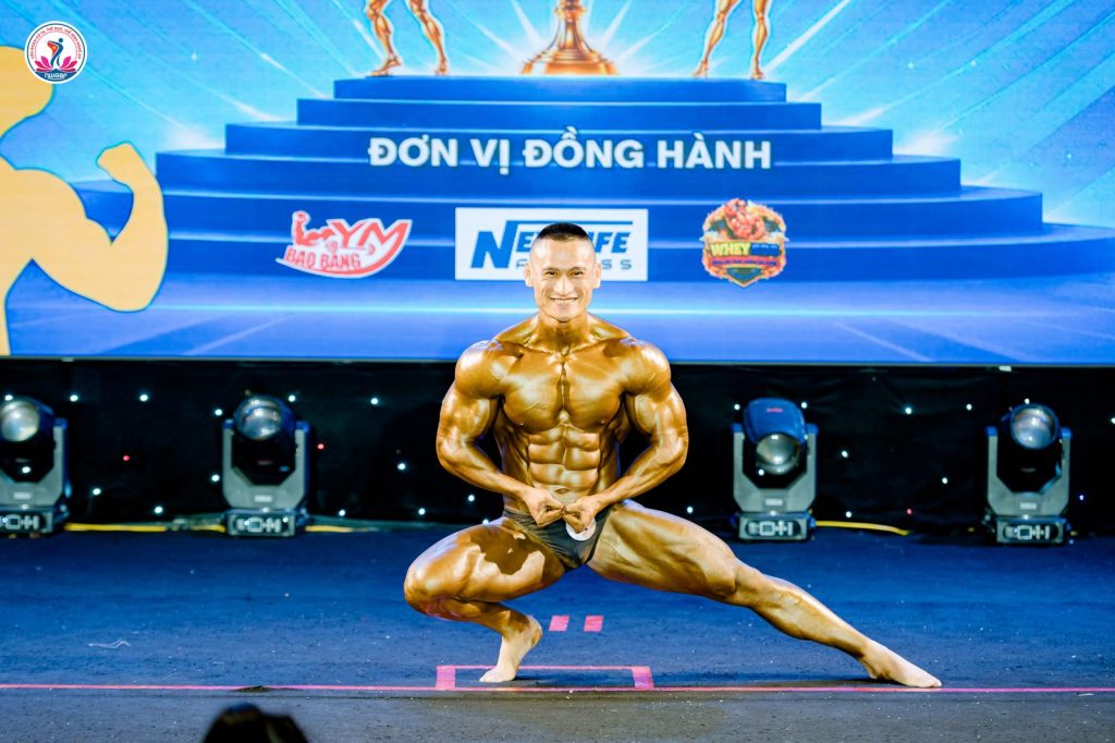 Phần thi thể hình nam, tư thế tự do tại giải thể hình Nghệ An 2026