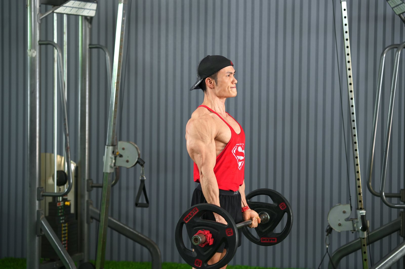 Nguyễn Bảo Bằng cuốn tạ đòn tại CLB GYM BẢO BẰNG Cửa Lò