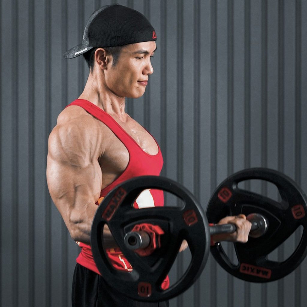 Nguyễn Bảo Bằng cuộn tạ đòn tập tay trước