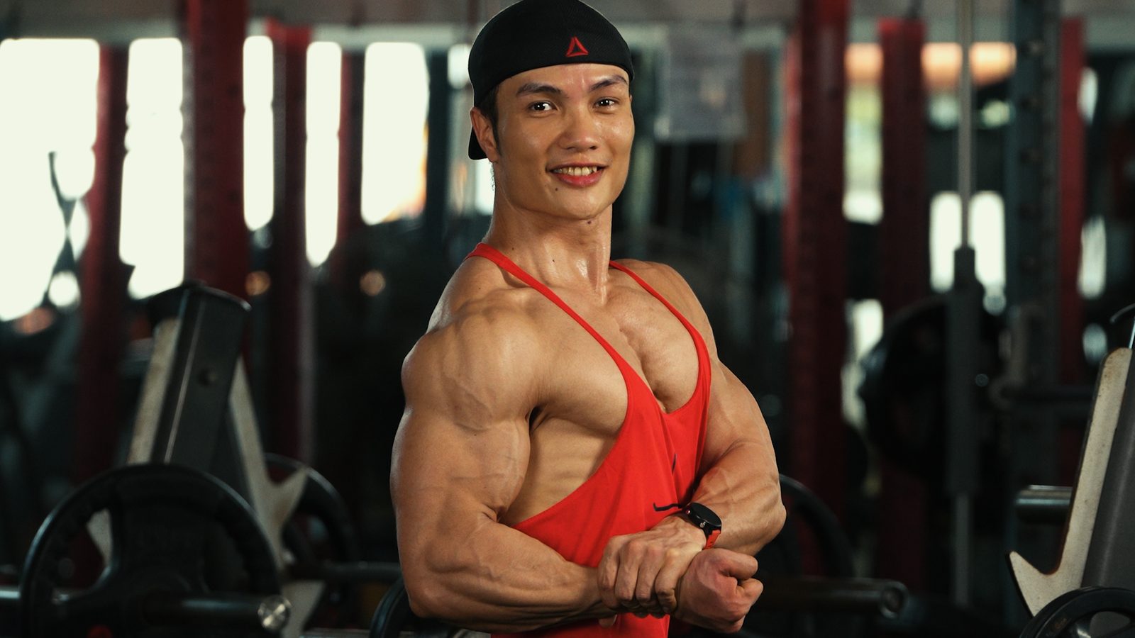 Nguyễn Bảo Bằng, huấn luyện viên thể hình, trong phòng tập