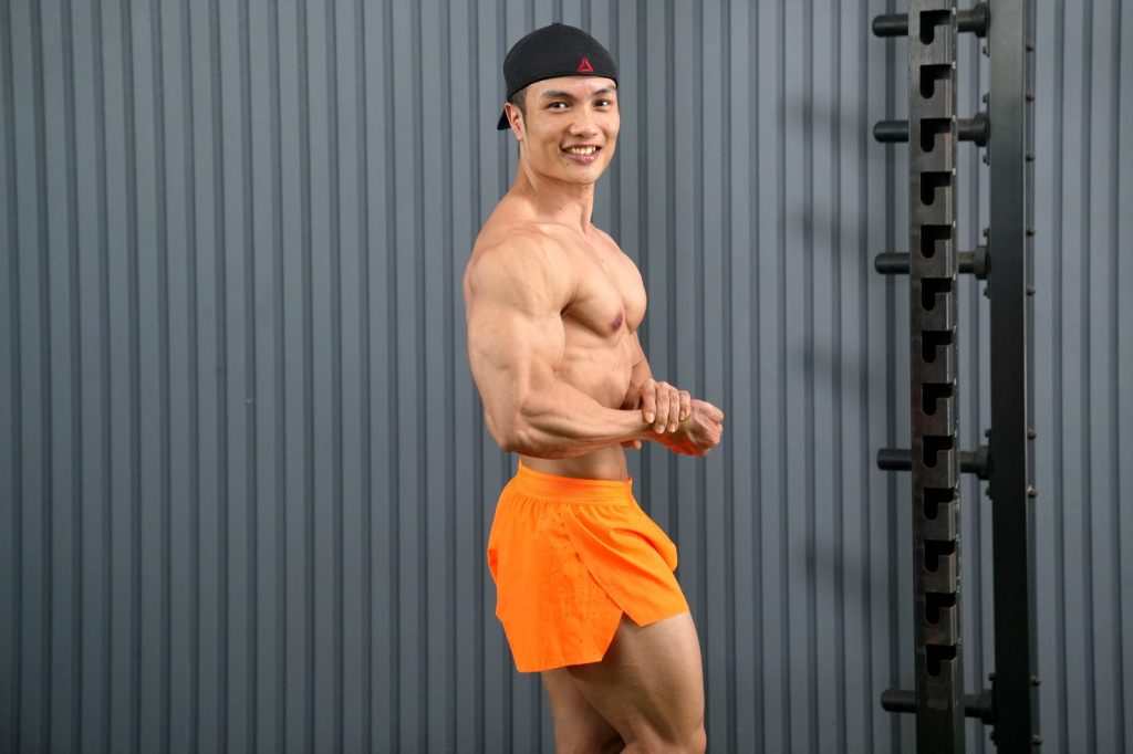 Phòng tập gym Cửa Lò CLB GYM BẢO BẰNG: Nguyễn Bảo Bằng gồng nghiêng ngực